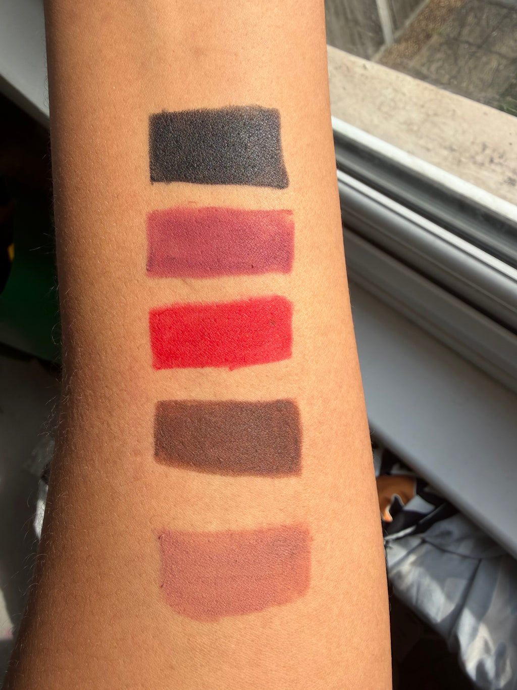5 in 1 lip liner (Mood Edition)
